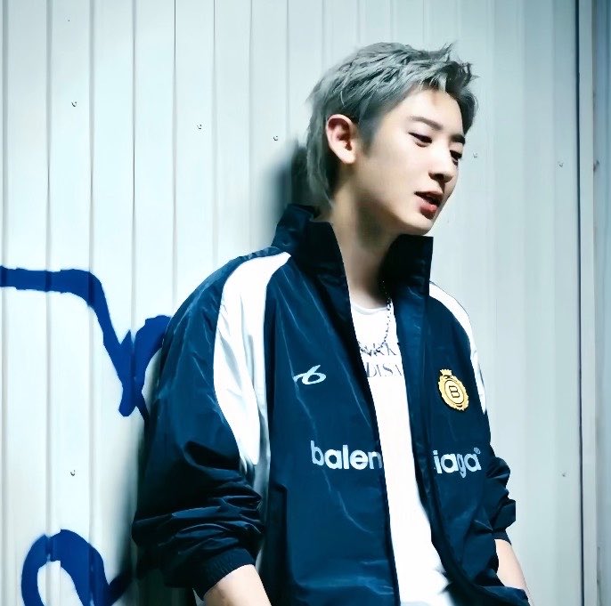 PCY_BASE's tweet photo. he’s the FINEST man alive 

#CHANYEOL #찬열 https://t.co/hdUAcQHzbt