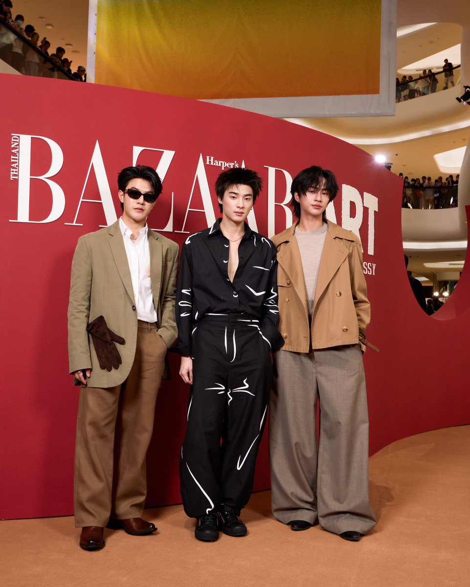 VVV_theofficial's tweet photo. THANK YOU @bazaarthailand FOR HAVING US 🧡

#BAZAARARTXVVV 
#BAZAARART #BAZAARART2026 
#VVV_TRIPLEV #BAZAARTHAILAND https://t.co/IbWahevWgu