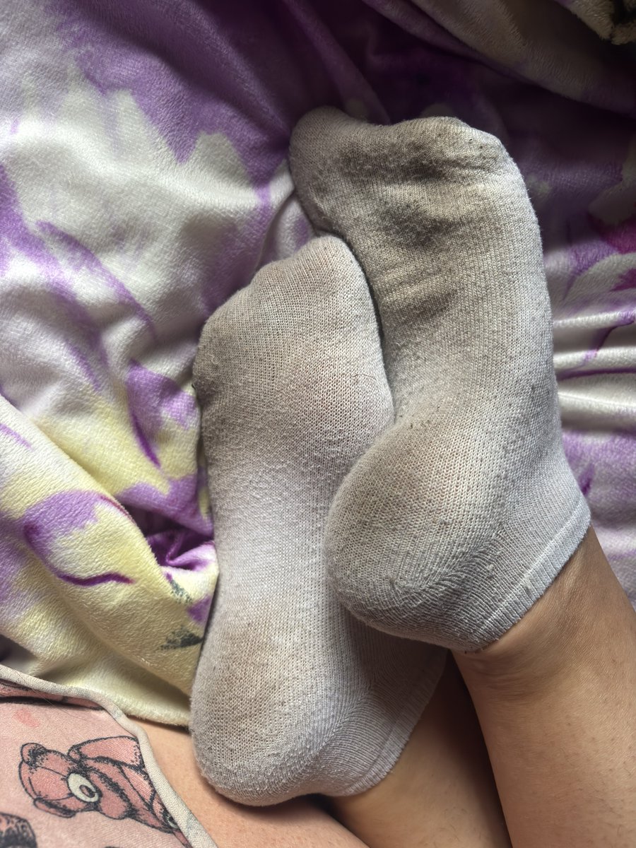 bludbrina's tweet photo. Come sniff https://t.co/fam29XsSUF