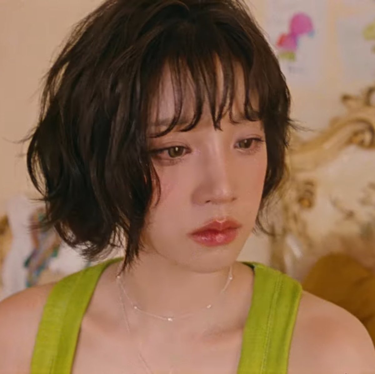 starsonno's tweet photo. yuqi really put her heart into “i like you” and you can FEEL it through every line. she’s such an incredible songwriter and artist https://t.co/6IB0XFo1df