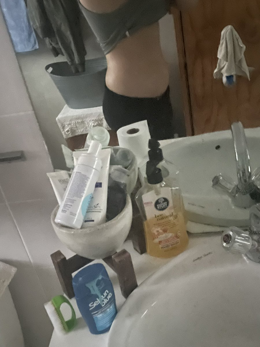 Dane1sdead's tweet photo. Part 5!!! of Body check of morning “skinny” of your favourite overweight girl lost somebut not a lot☹️also didn’t fast yesterday bcs im a fat fuck 81kg/178,lb #edrtwtㅤ #bodycheck #bc #shedtwt #fatspo #whalespo https://t.co/vOiH3UsP79
