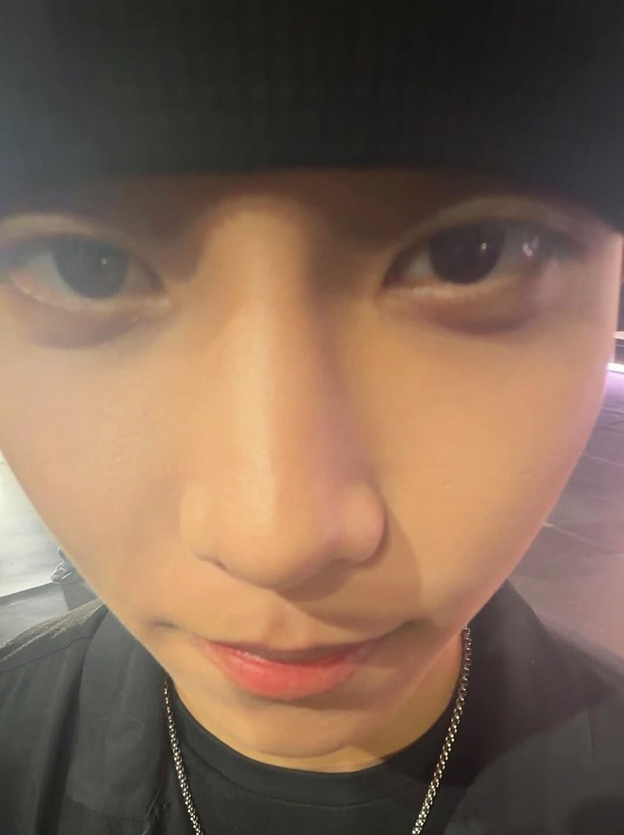zero9zee's tweet photo. 제일 세게 생겼으면서 추구미는 아기이신분 https://t.co/c1847p29Kd