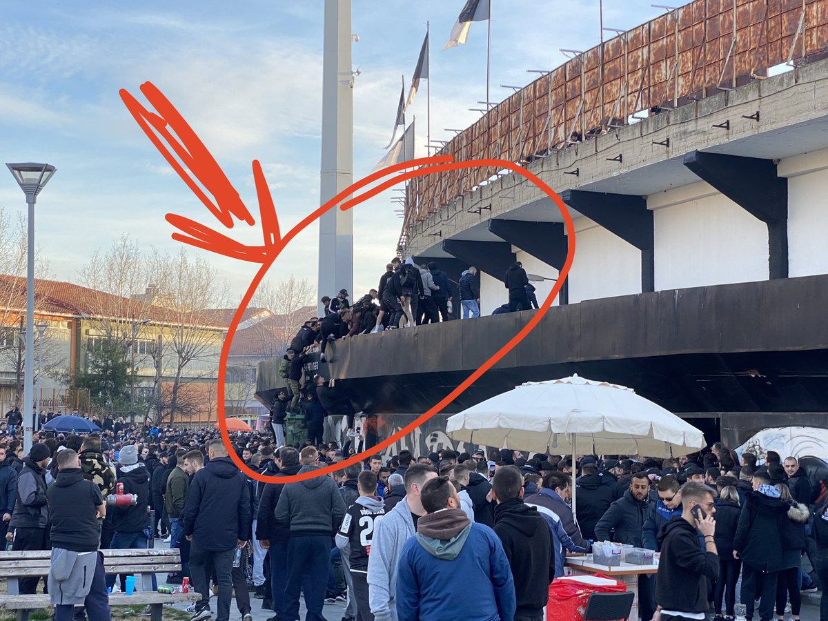 AkisSadexiz0aa's tweet photo. Στο 19ο  λεπτό... ακουστηκαν συνθήματα του ΠΑΟΚ για τον Κλεό &amp; τον Άρη.... γιουχαραν τον Εθνικό Υμνο της Ολλανδίας... 
Ξέχασαν τον Αλκη.... 
Αν θέλετε σε γήπεδο κοτέτσι... να αγωνίζεται η Εθνική ή οι ομάδες... λουστείτε τα

#ethnikiomada #GRENED #GREGER #GREECE @Aris_totelis80s https://t.co/aOCj5gA5SU