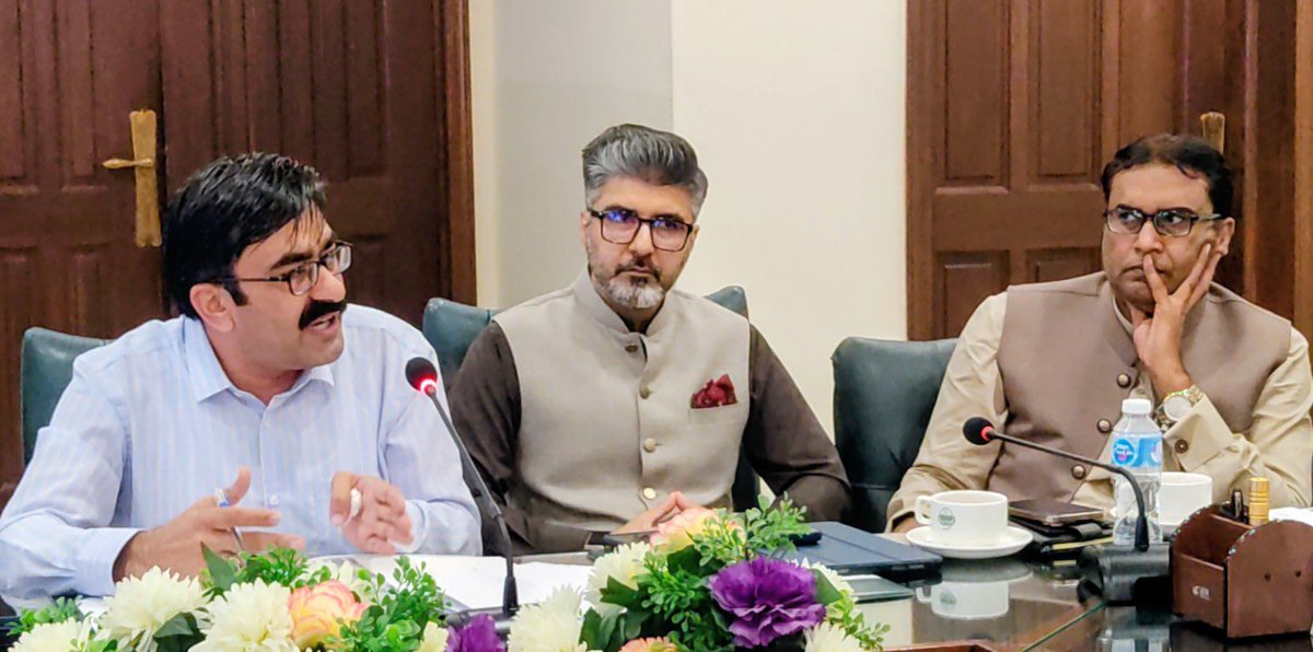 commissionerlhr's tweet photo. A divisional anti-dengue meeting was held under the chairmanship of Commissioner Lahore Division, Nauman Yousuf.A review of anti-dengue activities from January 1 to September 30, 2026, and the future course of action was conducted during the meeting.
Spraying is now being carried out in 10 surrounding houses instead of 5 upon detecting positive larva. Briefing*
The performance of indoor and outdoor dengue surveillance teams must be physically checked on a daily basis bc October month is very critical regarding Dengue. Commissioner Lahore's Instructions:*

@MaryamNSharif @GovtofPunjabPK @Marriyum_A @AzmaBokhariPMLN @CS_Punjab