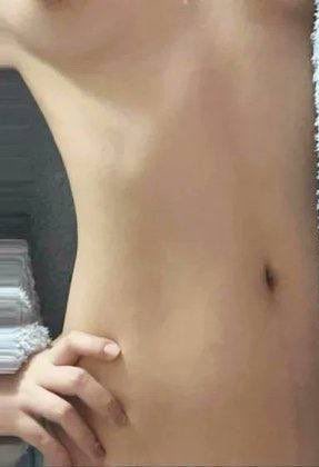 Loiedic's tweet photo. 好瘦 好想肥嘟嘟的

#甜妹 #反差 https://t.co/1miif6T6Oj