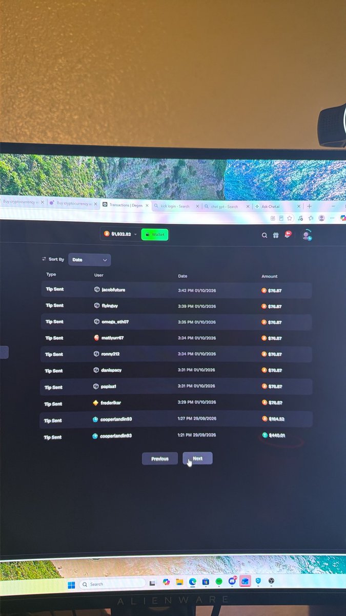 Varisitygambles's tweet photo. WHAT is going on chat 🔥 we gave away 1500 dollars today 🔥🔥🙌 2k starting balance little late night sesh , TUNE IN!! 

KEYBOARD give away still going on who wants it?  @ Degen and out “I LOVE VARSITY” to be entered. Item will be shipped and fully paid for to your address lets GOOO!!!!
Tune in. 
#stake #degen#gamdom