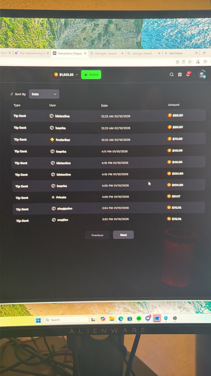 Varisitygambles's tweet photo. WHAT is going on chat 🔥 we gave away 1500 dollars today 🔥🔥🙌 2k starting balance little late night sesh , TUNE IN!! 

KEYBOARD give away still going on who wants it?  @ Degen and out “I LOVE VARSITY” to be entered. Item will be shipped and fully paid for to your address lets GOOO!!!!
Tune in. 
#stake #degen#gamdom
