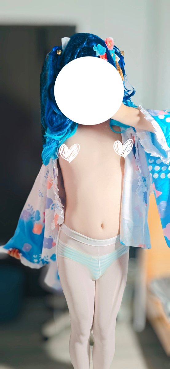 zhumnghng1's tweet photo. 不止胆子肥嘟嘟，肚子也肥嘟嘟的 #cosplay #男娘 #天宫心 https://t.co/vJNqa4BrDe