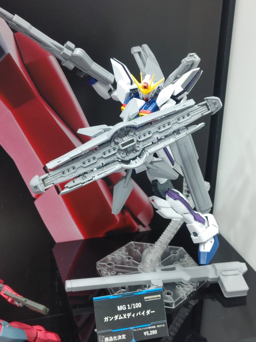 2000over_toy's tweet photo. ガンダムXはGビットやMGガンダムXディバイダーと待ってましたの発表でした。
買えるかは分かりませんが……

#全日本模型ホビーショー https://t.co/gWDwfsiCyV