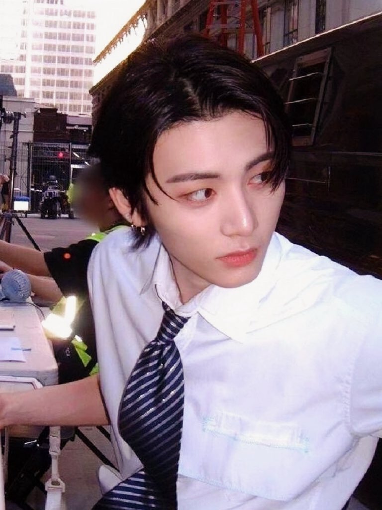 pjmslvrs's tweet photo. wait guys let me in
#odsd #onedoorselcaday https://t.co/54zl4Is8ri