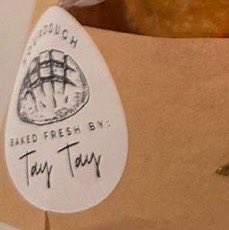 LaPuercaylor's tweet photo. El logo del pequeño negocio  de pan artesanal de Taylor 😻 https://t.co/0OvPNbHphC