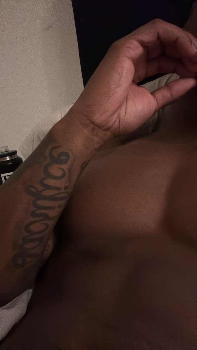 jaydadon43's tweet photo. Be up late asf just bullshitting🤦🏾‍♂️ https://t.co/CDtnPk9yVM