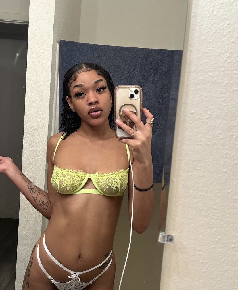 Queen_kid_'s tweet photo. #Ohio #cincinnati #columbs #cleveland craving sum fun tonight 🤤😩💦💕 https://t.co/iq4KU6GkjW