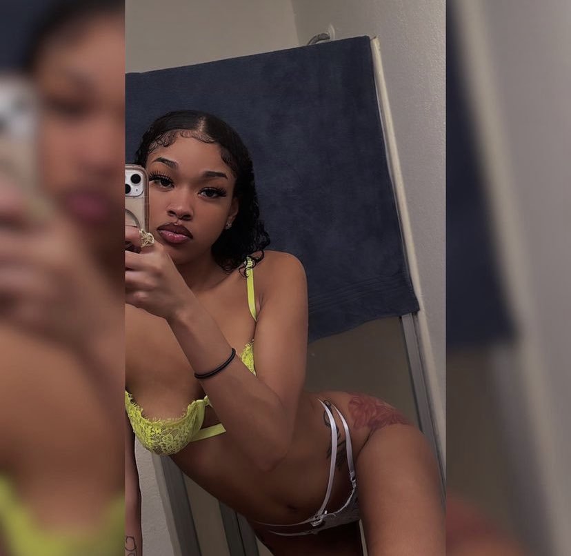 Queen_kid_'s tweet photo. #Ohio #cincinnati #columbs #cleveland craving sum fun tonight 🤤😩💦💕 https://t.co/iq4KU6GkjW