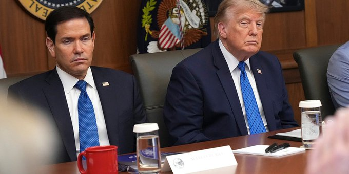 TheAmMessenger's tweet photo. Just another in an extremely long line of reasons to NOT vote Democrat.

Iranian negotiators kicked out of US as talks stall, Trump lays out 'possible' timeline for more strikes - Secretary of State Rubio concluded Iranian officials had 'overstayed their welcome' after weekend talks stalled. - https://t.co/7MLXQw487v