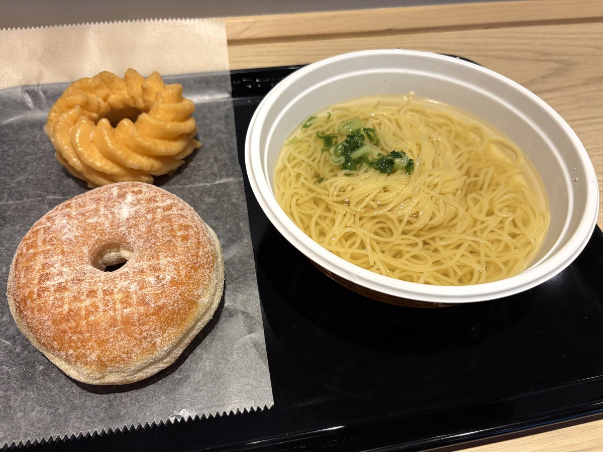 oryouri_38's tweet photo. ミスドで数年ぶりに汁そば🍜 https://t.co/yXmlAlzR0H