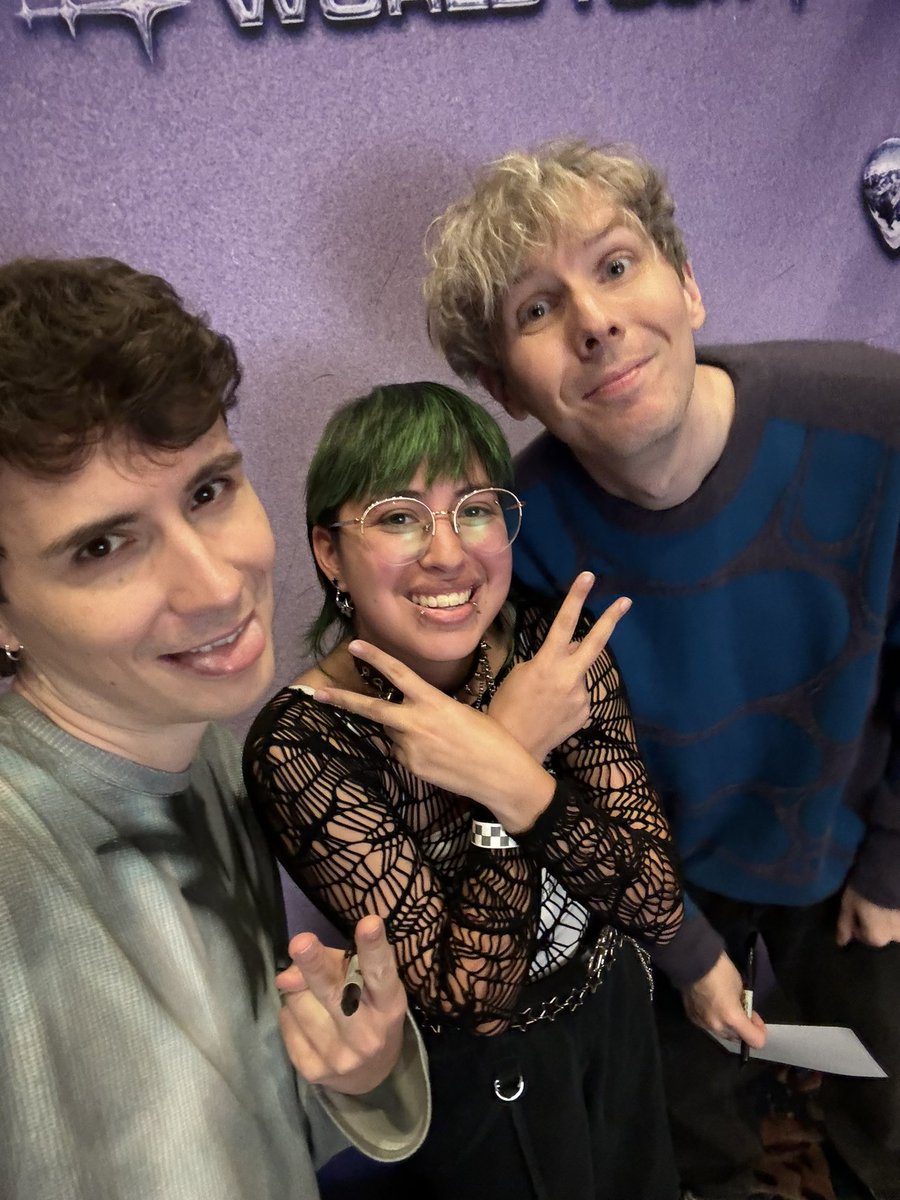 donniestello's tweet photo. Met up with my close personal friends Dan and Phil
#hardlaunchtour #hardlaunchchicago #HardForDnP https://t.co/dDkF2CGVBR