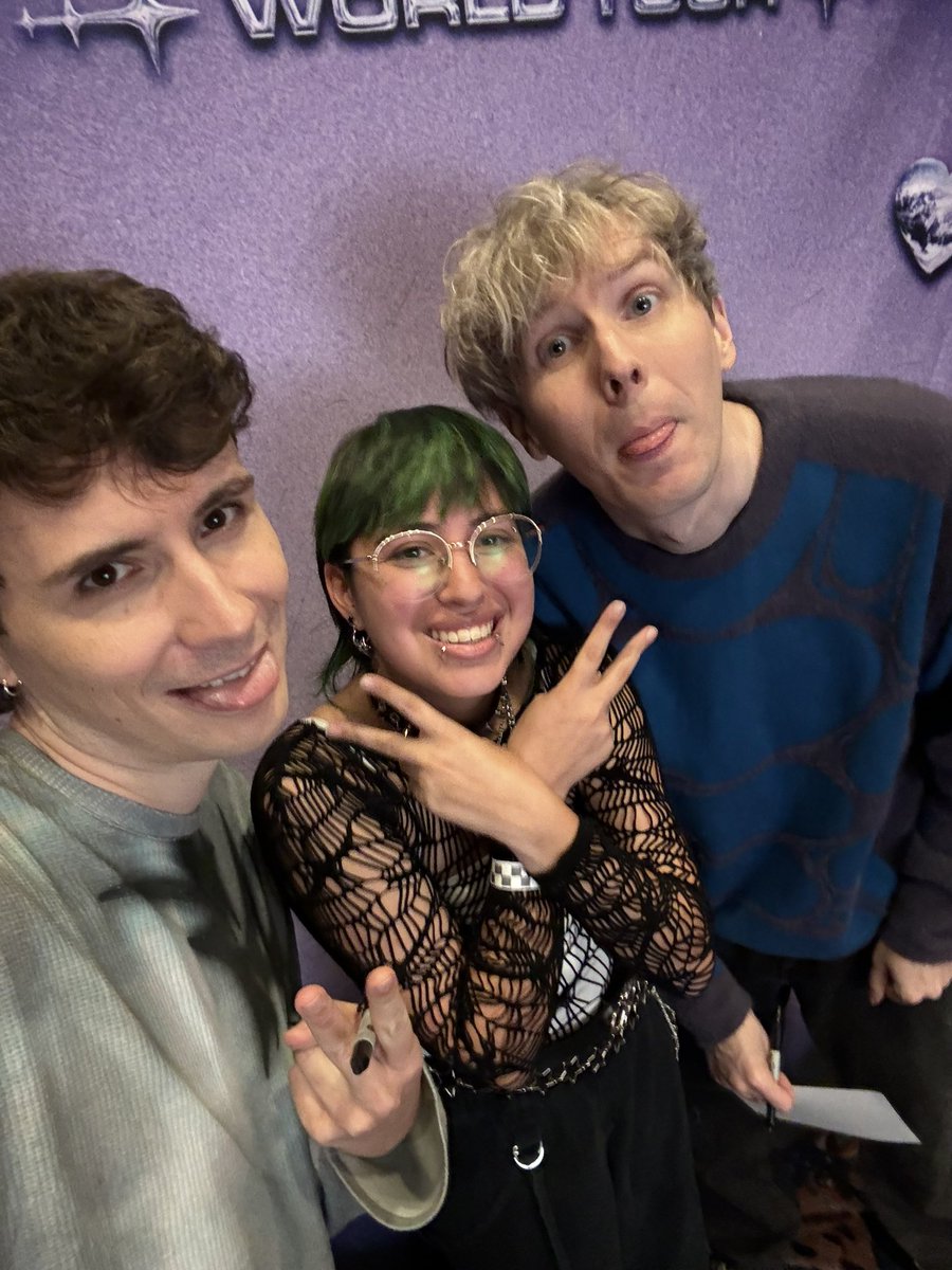 donniestello's tweet photo. Met up with my close personal friends Dan and Phil
#hardlaunchtour #hardlaunchchicago #HardForDnP https://t.co/dDkF2CGVBR