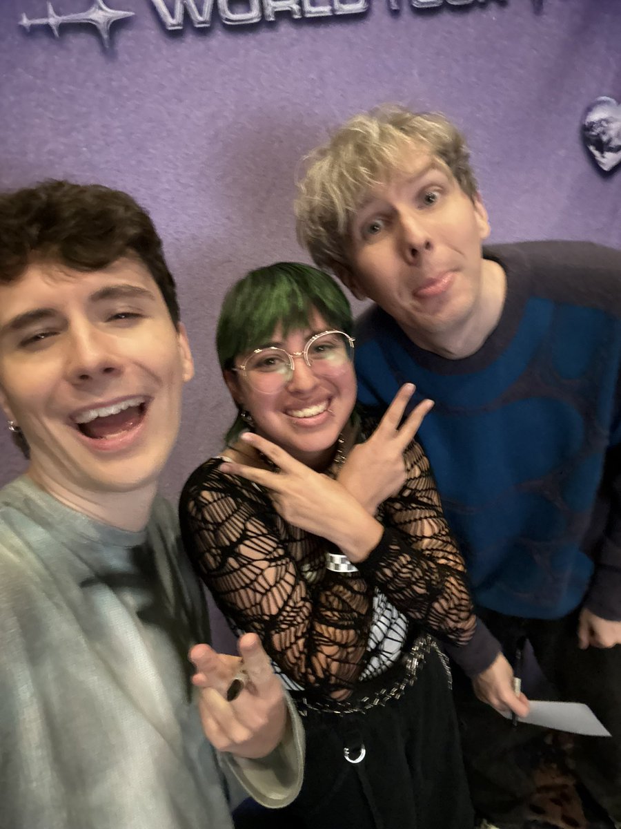 donniestello's tweet photo. Met up with my close personal friends Dan and Phil
#hardlaunchtour #hardlaunchchicago #HardForDnP https://t.co/dDkF2CGVBR
