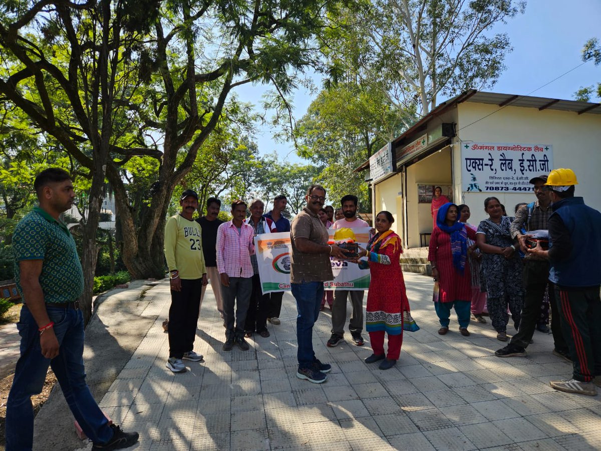 BoardSubathu's tweet photo. Safety, Dignity &amp; Well-being of Our Safai Mitras!
Under SwachhataHiSeva2026, Cantonment Board, Subathu distributed safety gear to Safai Mitras on 30.09.2026, honouring their vital role in keeping the Cantonment clean and healthy.
#SwachhataHiSeva2026 
@RakshaSampada
@pdde_wc https://t.co/pAjXOPeFh7