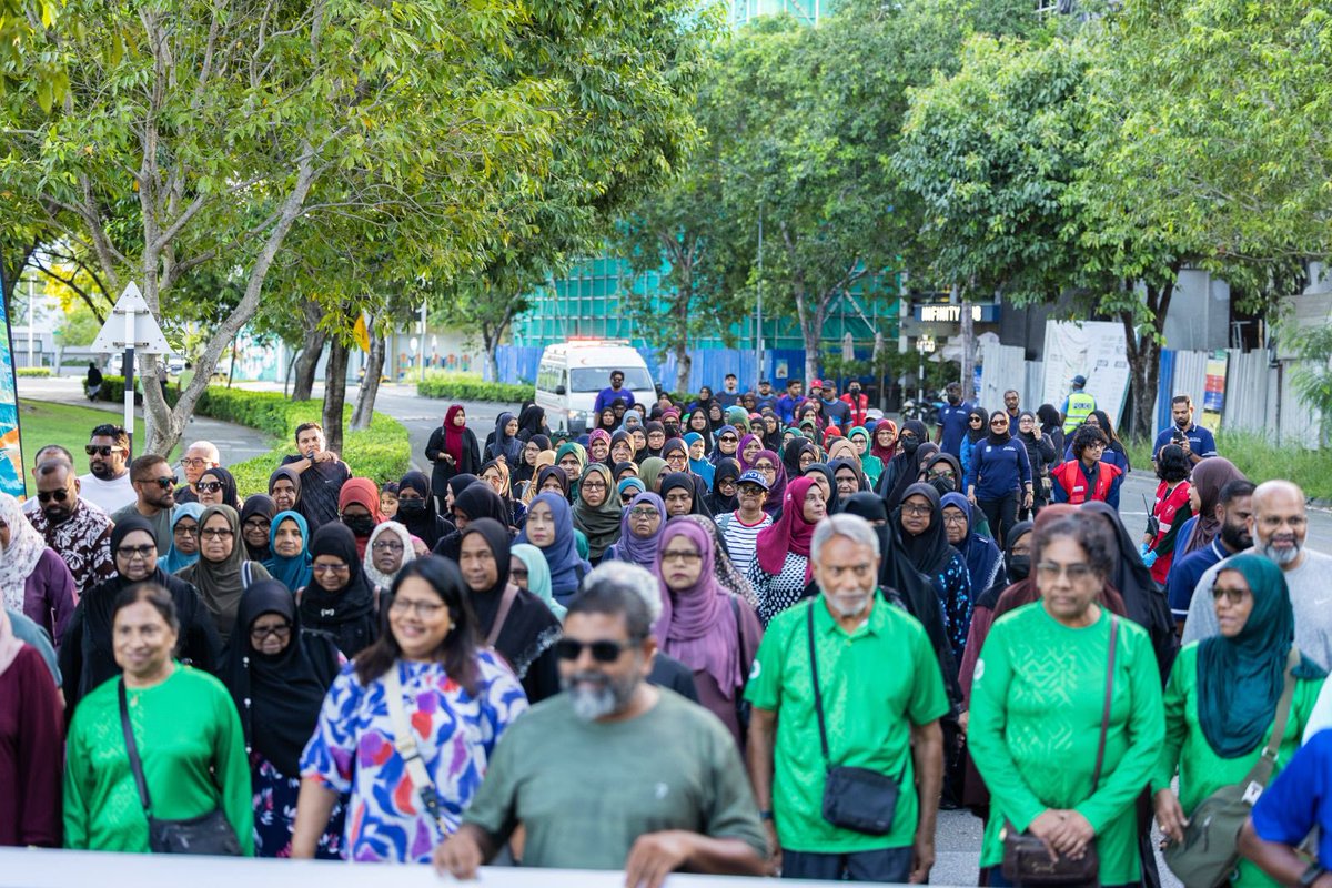 SFdevelopmentMV's tweet photo. ބައިނަލްއަޤްވާމީ އުމުރުންދުވަސްވީ މީހުންގެ ދުވަސް ފާހަގަކުރުމުގެ ގޮތުން މި ވުޒާރާއާއި 
 މާލެ އަދި ހުޅުމާލޭގެ އިސްރަށްވެހިންގެ ނާދީ، @hdcmaldives  @PensionOffice ، @OoredooMaldives @PoliceMv ، @MTCCPlc އަދި ފިޒިއޯ ސޮލިއުޝަންސް ގުޅިގެން ކުރިއަށް ގެންދެވުނު ހަރަކާތުގެ ތެރެއިން. https://t.co/Jt2uxa2riW