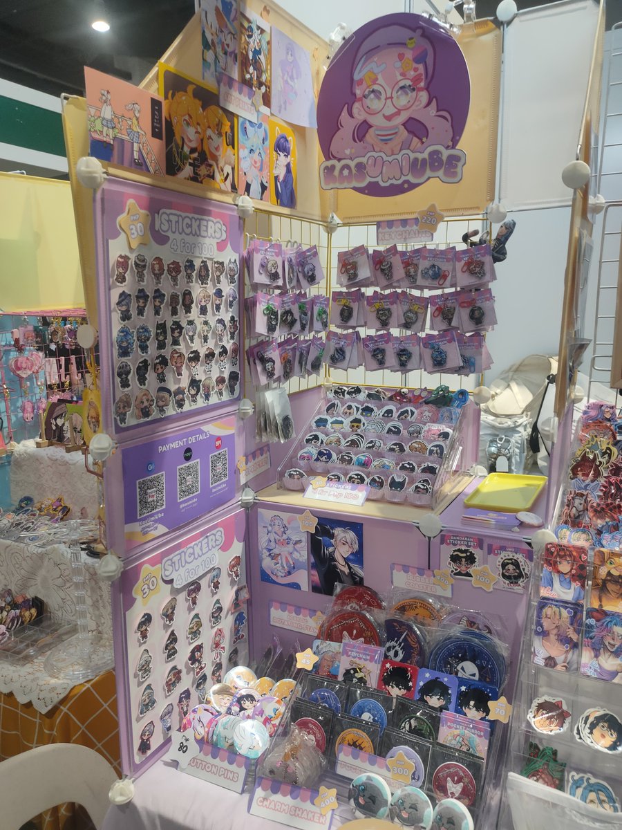 KasUmiUbe's tweet photo. i'll be walking around for a bit BUT IM HERE ALREADY @ Cosmania  Table EF04 !! 💜💛

SEE YALL SOON OOMFIEEESSS https://t.co/op3UIfgkKL