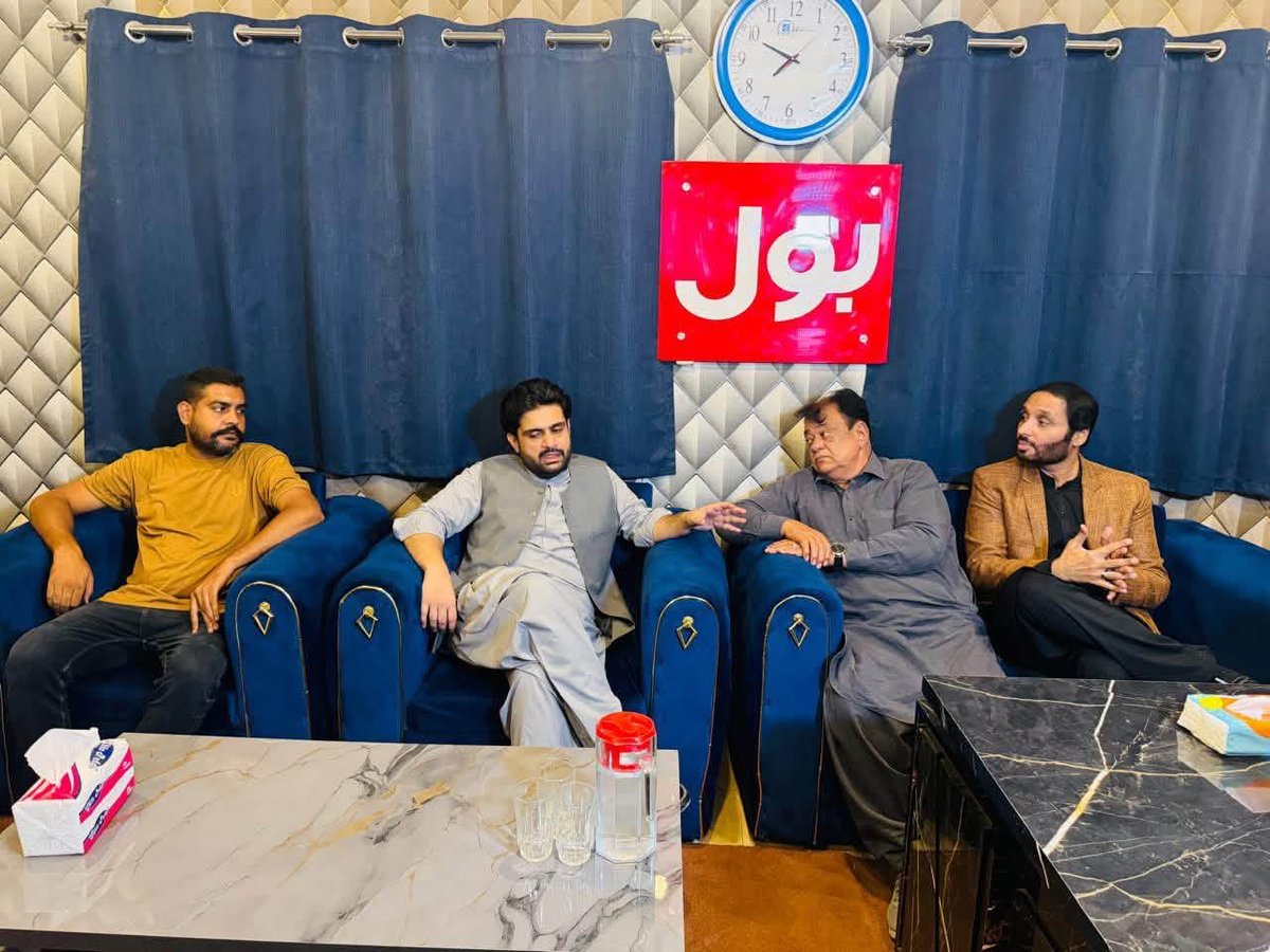 SyedKumailHShah's tweet photo. At BOL News Sukkur office, had a warm interaction with Bureau Head, journalists, traders, and citizens. We discussed ongoing Sindh government development initiatives, provision of basic civic facilities, and practical steps to address the city’s issues.

#SKHS #DistrictCouncilSukkur