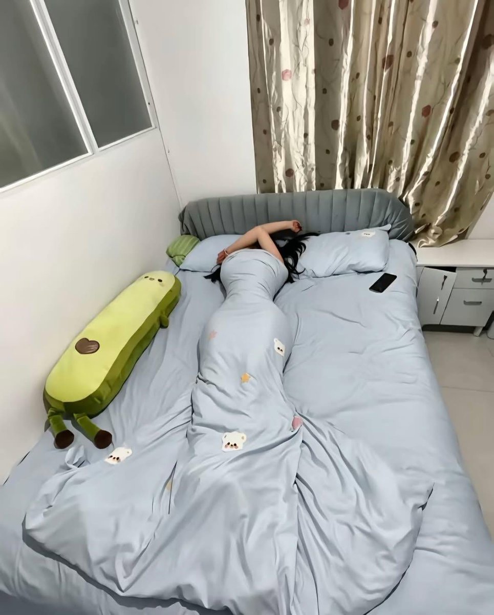 DeannePerkovpt's tweet photo. 時間を忘れてただ体を休めていると、自分がどこに溶けていくような不思議な感覚に包まれる。こういう無防備な時間��、たまには必要だね。 https://t.co/rch8sStdXK