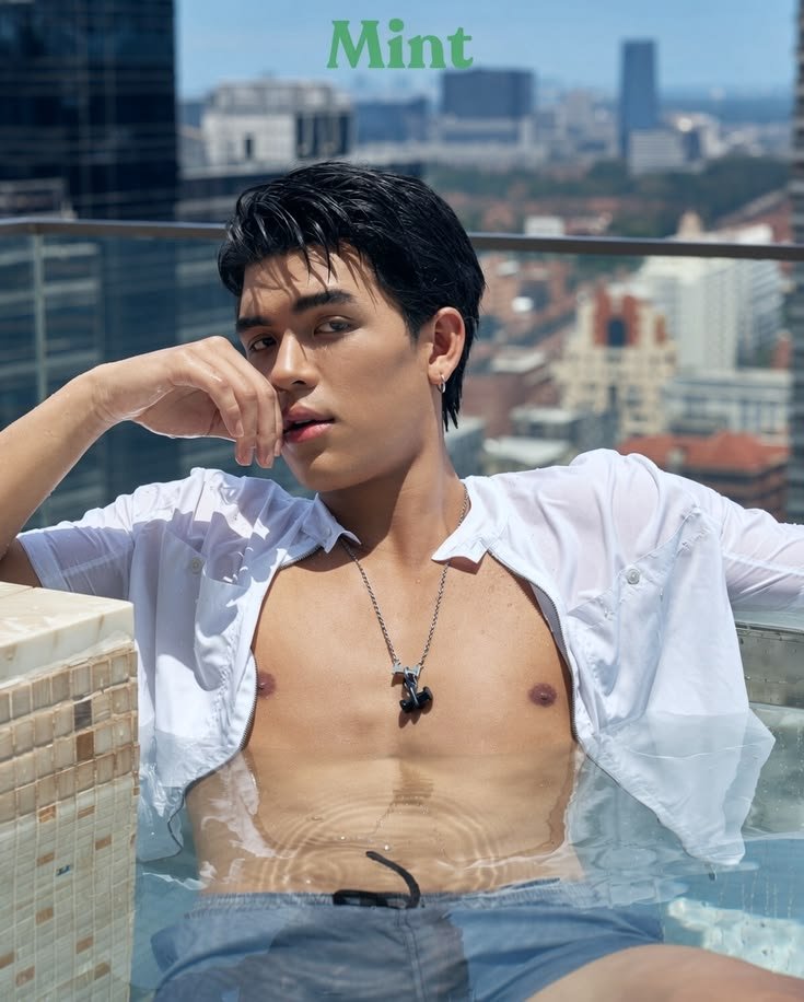 jwayar1's tweet photo. joss mint magazine 📰 https://t.co/gVGgfMlIIJ