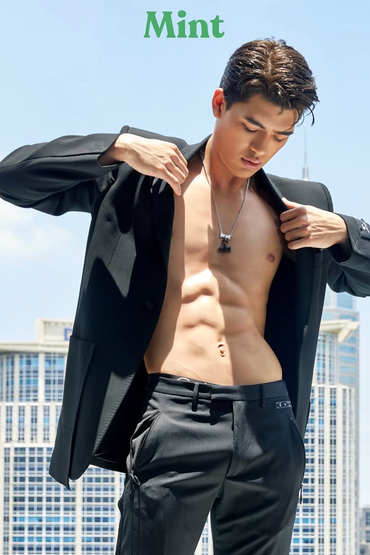 jwayar1's tweet photo. joss mint magazine 📰 https://t.co/gVGgfMlIIJ