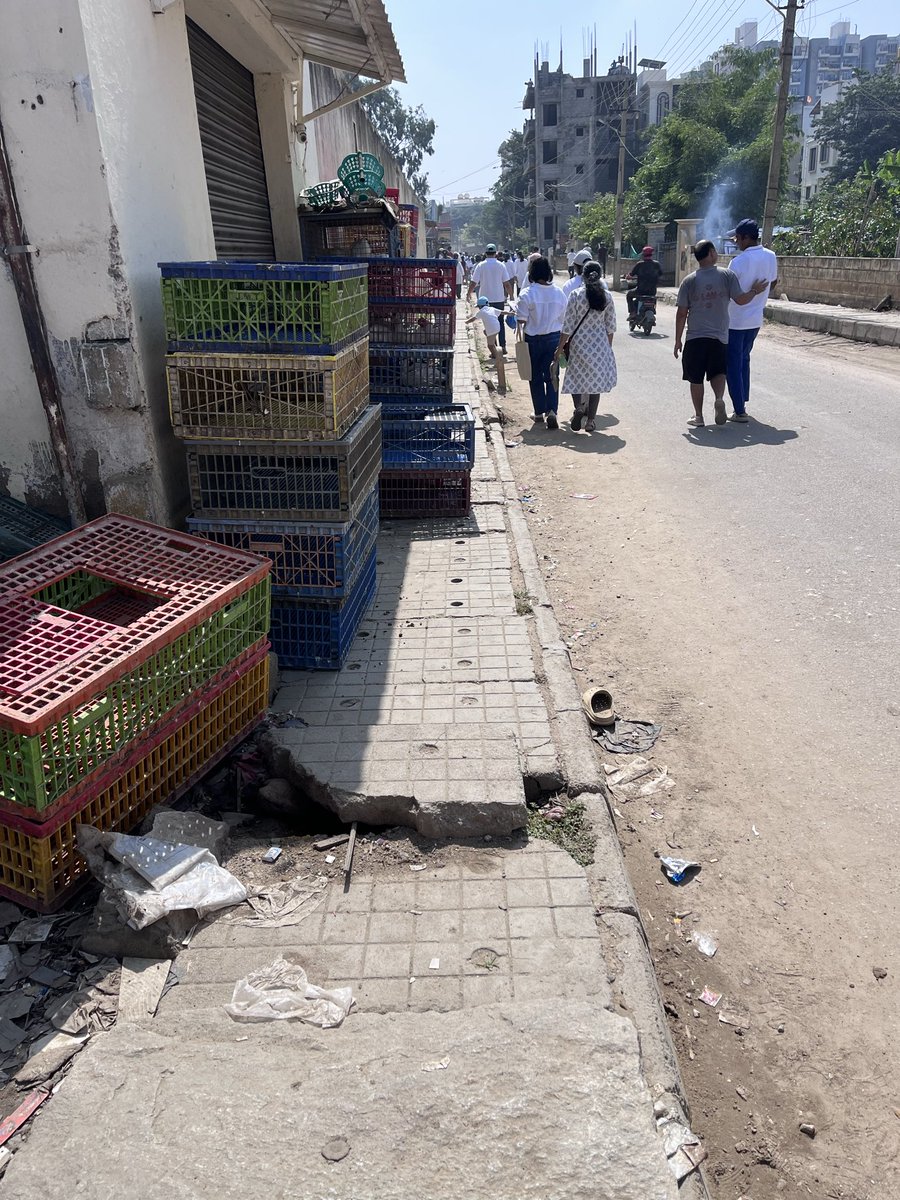 anandkumarv's tweet photo. #NammaHaralur
#FixHaralurRoad #Kasavanahalli @comm_blr_south @MALimbavali @krishnabgowda Dinne Anjaneya Swamy Temple DAST road condition https://t.co/hUvmmIzQvb
