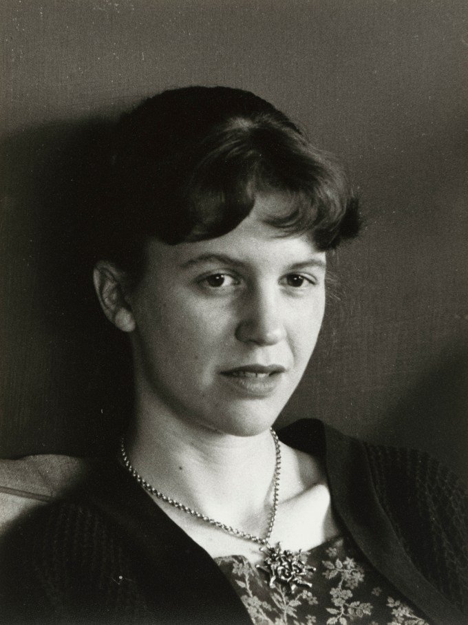 Lovandfear's tweet photo. “What horrifies me most is the idea of being useless: well-educated, brilliantly promising, and fading out into an indifferent middle age.”

— Sylvia Plath
The Unabridged Journals of Sylvia Plath https://t.co/y0Is1KCTK1