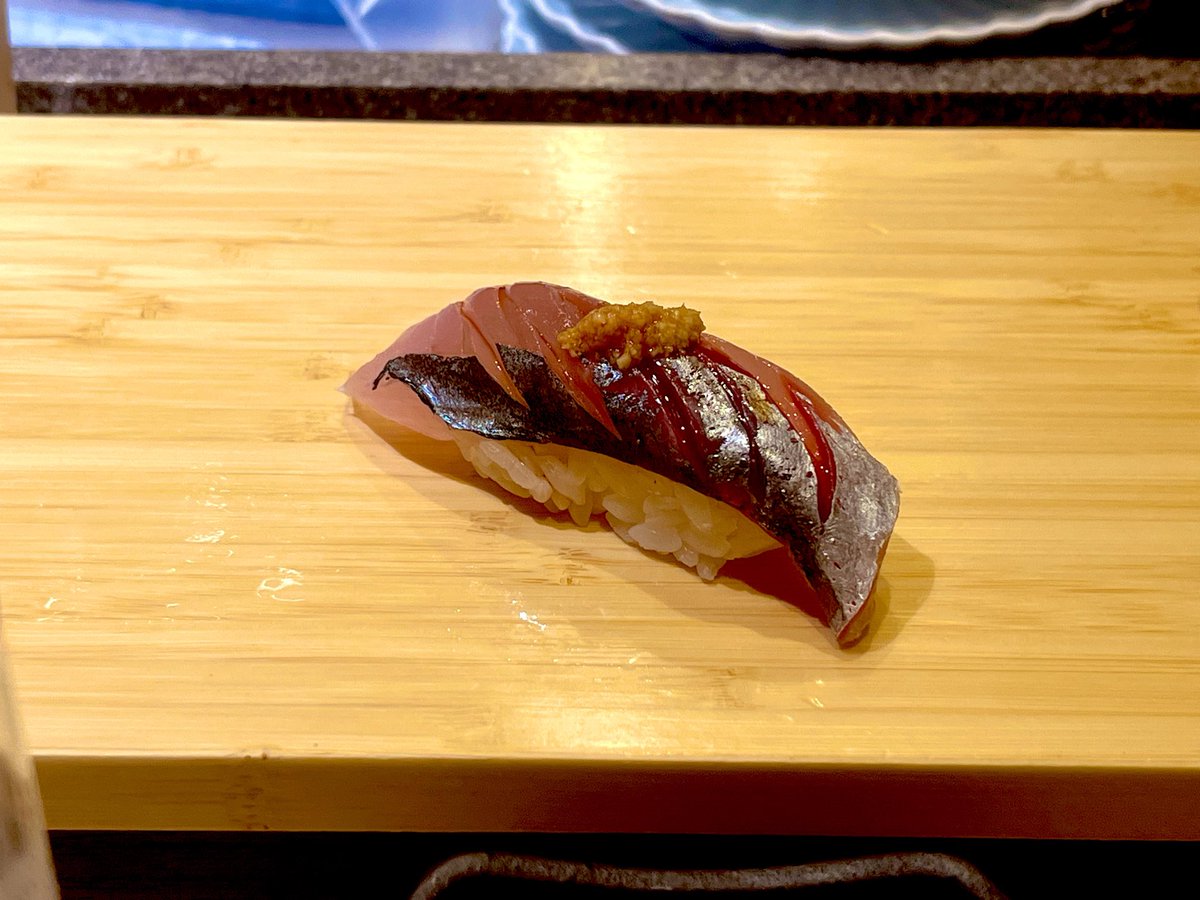 MilkyLounge's tweet photo. ミルキーです🏵️

写楽さんでお寿司をいただきました🍣
季節の野菜もあり、舞茸銀杏アスパラも頼みました🍂🍄‍🟫✨
この日は鯵と中トロが美味しかったです🤍
また行きたいなぁ💭🥰

花金��ミルキーでお待ちしてます🥂

#スナック #赤坂 #お酒好きと繋がりたい #赤坂スナック #カラオケ https://t.co/UjTumtQyHh