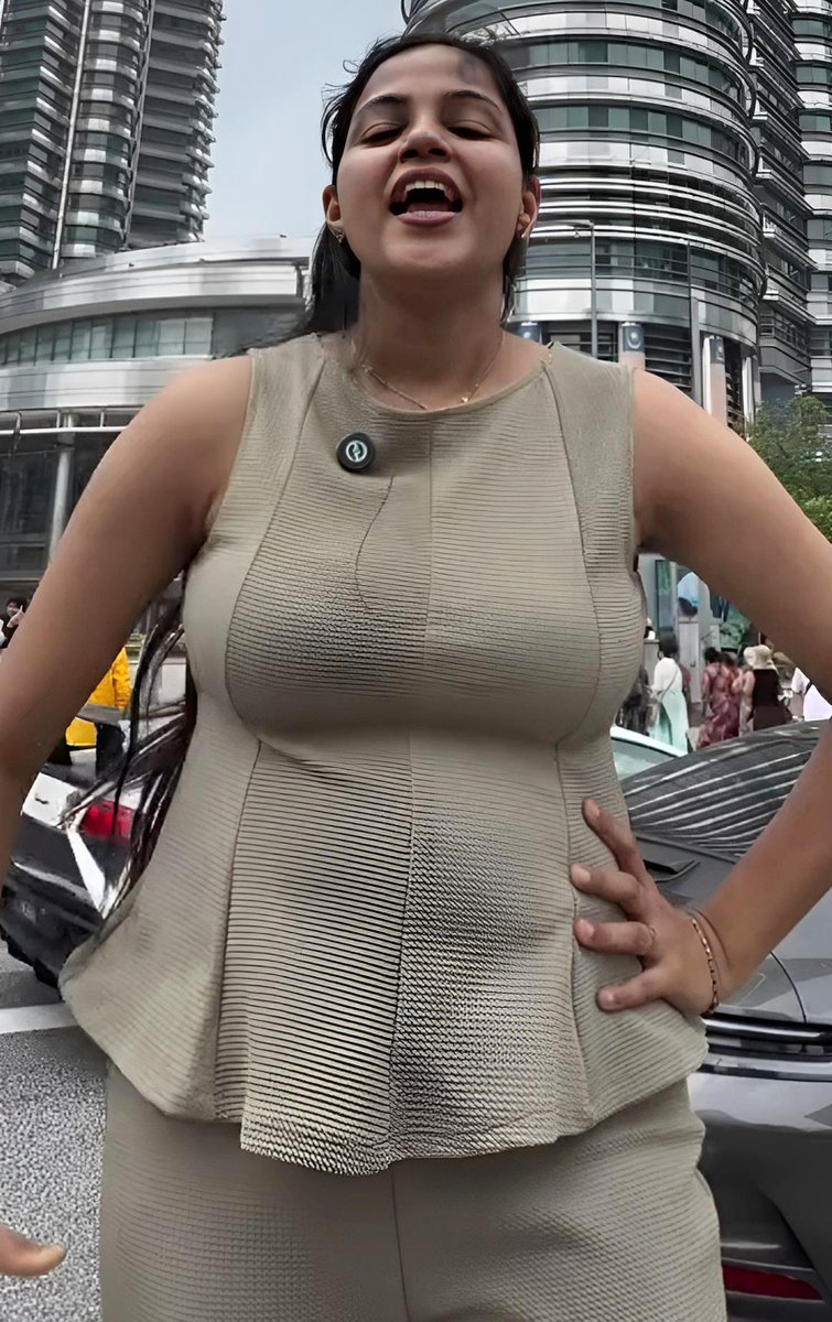 pravipe66ne6's tweet photo. Vaishu paal maadu enama irukka gumunu paal vandi ayitta🥰 https://t.co/CgBVqGKyaa