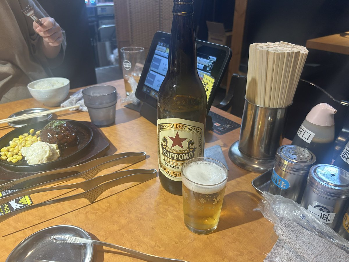TOQNAGA's tweet photo. 若い頃から仲良くして貰ってる方たちと見附パティオきらくでランチ
昼からのきらく最高過ぎました https://t.co/TSOWjdoLw7