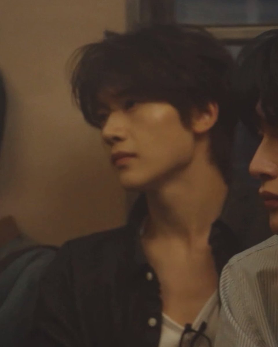 myseokryudan's tweet photo. matthew looking like a movie star oh wow,,, https://t.co/q1qyzaCw5N