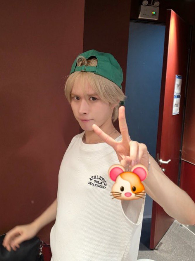 yongjaetws's tweet photo. 𝖧𝖺𝗋𝗂 𝗂𝗇𝗂 𝗁𝖺𝗋𝗂𝗆𝗎! 𝖲𝖾𝗆𝗎𝖺 𝗍𝖾𝗇𝗍𝖺𝗇𝗀 𝗄𝖺𝗆𝗎 𝗁𝖺𝗋𝗂 𝗂𝗇𝗂. 𝖪𝖺𝖾𝗇𝗀𝗆𝖺 𝖣𝖺𝗒, 𝖧𝖺𝗆𝗍𝖺𝖾𝗇𝗀 𝖣𝖺𝗒! 𝖲𝖾𝗆𝗈𝗀𝖺 𝗁𝖺𝗋𝗂 𝗂𝗇𝗂 𝖽𝗂𝗉𝖾𝗇𝗎𝗁𝗂 𝖻𝖺𝗇𝗒𝖺𝗄 𝗄𝖾𝖻𝖺𝗁𝖺𝗀𝗂𝖺𝖺𝗇 𝗎𝗇𝗍𝗎𝗄 𝖧𝖺𝗆𝗍𝖺𝖾𝗇𝗀 𝖽𝗂 𝗌𝖾𝗅𝗎𝗋𝗎𝗁 𝖽𝗎𝗇𝗂𝖺!🐹💙🎂🎊 https://t.co/9ncElaI0NW