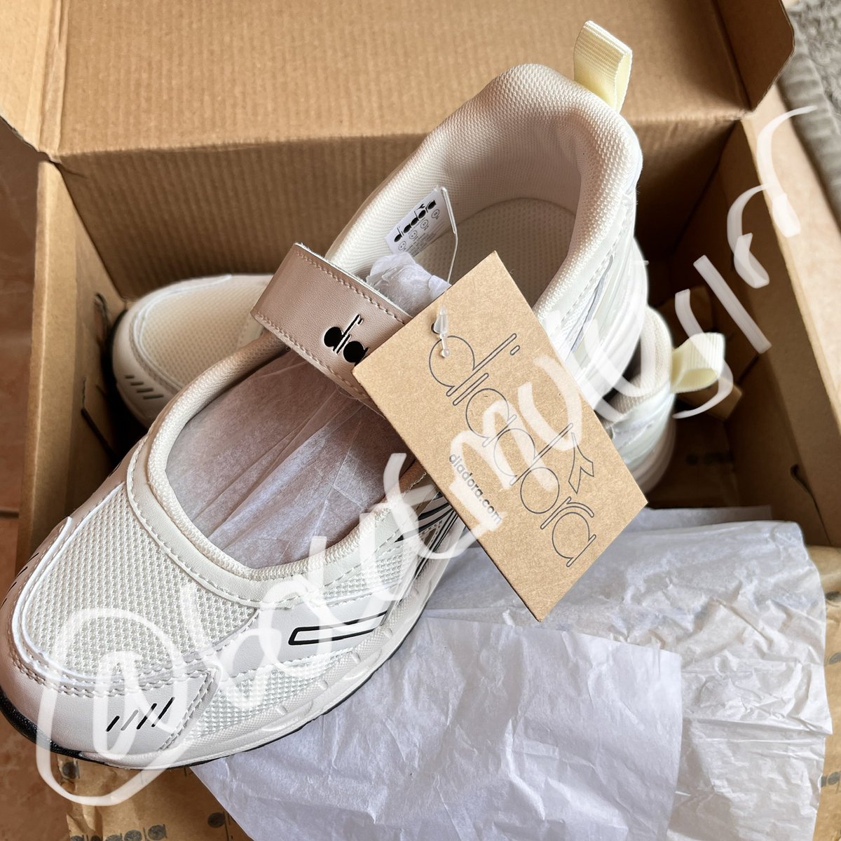 bacotmulujir's tweet photo. WTS diadora ratrile ori, (new lepas tag aja, no minus, mulus) 

sz 37 (23cm) 💸400k ( di oyen masih 520k an) 

bisa shopee ❤️🥰👍🏻👍🏻👍🏻 

#wtssepatuballet #wtssepatu https://t.co/bAgSKkPHtm