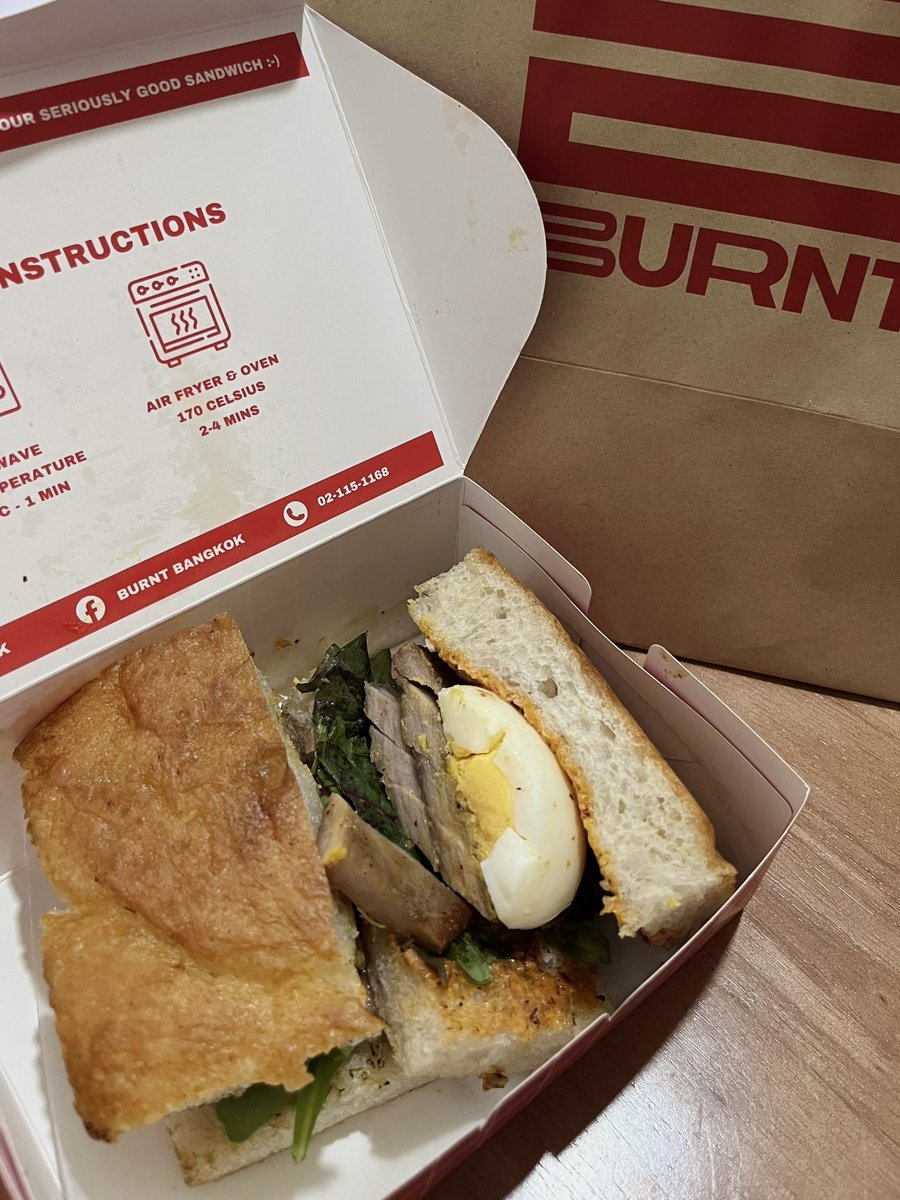 MayHonie's tweet photo. เมนู Collab #BurntBKK x #PigMeUp ของพี่ท้องฟ้ากับน้องเมถุน อร่อยมากขนมปัง Focaccia นุ่มๆหอมๆ+คอหมูย่างนุ่มๆออกหวานตัดกับซอสแจ่วรสเปรี้ยวเผ็ดเข้ากันมากตัดเลี่ยนได้ดี+ไข่ต้ม สั่งกินกันนะทุกคน Grab มีโค้ดลดด้วยนี่ก็จิ้มๆมาจาก 395 เหลือ 237 บาทเริ่ดๆ 👏🏻 
#Skywongravee #Gemini_NT https://t.co/fXm1EZXYMr