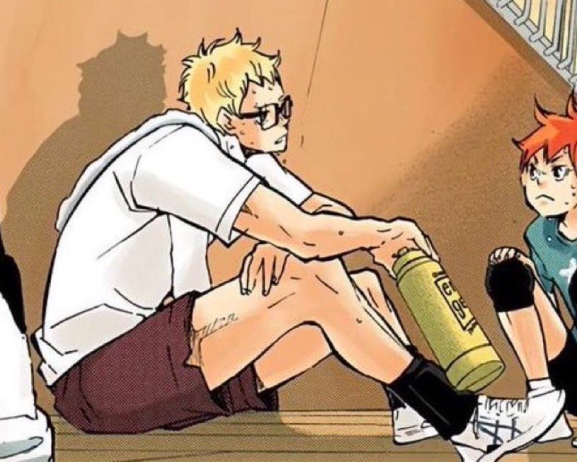 middleblockkei's tweet photo. my favorite type of tsukki is the one where he has his knee pads resting around his ankles so they look like mini leg warmers/really big socks https://t.co/Thy6NzEeuu