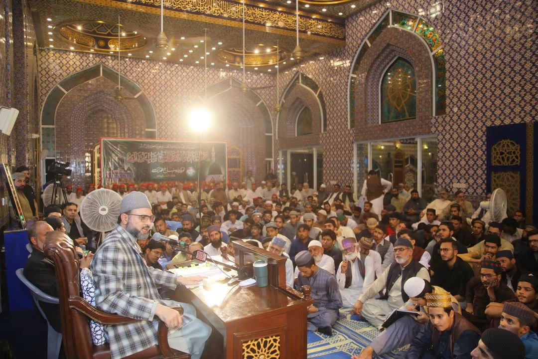 MQI_Official's tweet photo. تکبّر کا علاج قبولِ حق، تواضع، خدمت اور تزکیۂ نفس ہے: پروفیسر ڈاکٹر حسن محی الدین قادری کا ماہانہ مجلسِ ختم الصلوٰۃ علی النبی ﷺ و محفلِ شبِ بیداری سے خصوصی خطاب

#DrHassanQadri #MinhajulQuran #SHABBEDARI #DuroodSharif https://t.co/63twd1RiHw