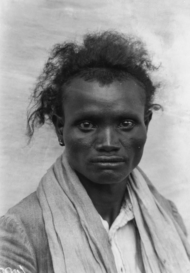 seenu80854822's tweet photo. @AgnosticKrishna @Srihari2023 @thelonghol Some pictures of so called white people of south india.... https://t.co/tXIxjsCCAL