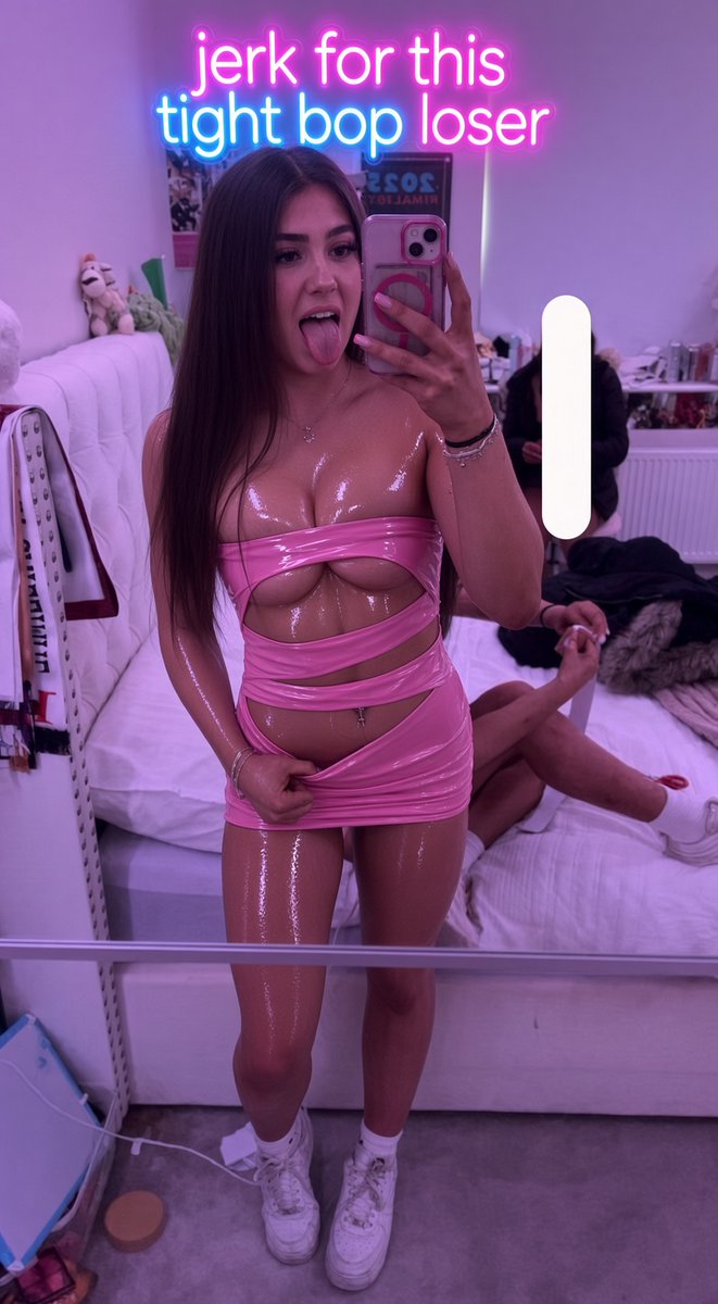 YourMommyLily's tweet photo. Hahaha so many of you little pervs begging for edits 😈 get worse for mommy you perv #irl #findom #bop #exposed #gooner #beta #chav https://t.co/vafyo67Ii5