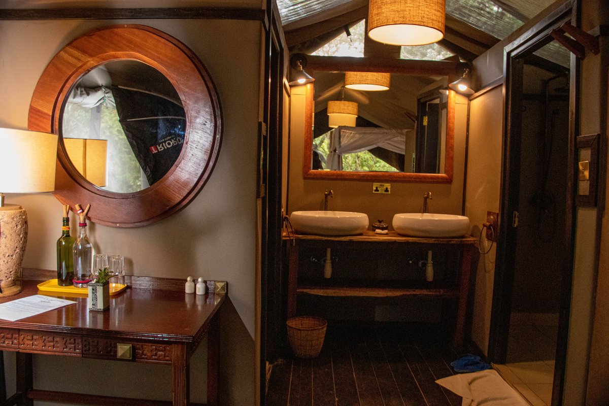 CampCastel's tweet photo. Friday calls for a little elegance.
Warm lighting, natural textures, beautiful details, and a touch of African charm — where every corner is designed to make your stay feel effortlessly special 

Come slow down, unwind, and enjoy.

Book (+254) 0758955220
https://t.co/WeUE3LEmLS https://t.co/Rpj9iZBjfe