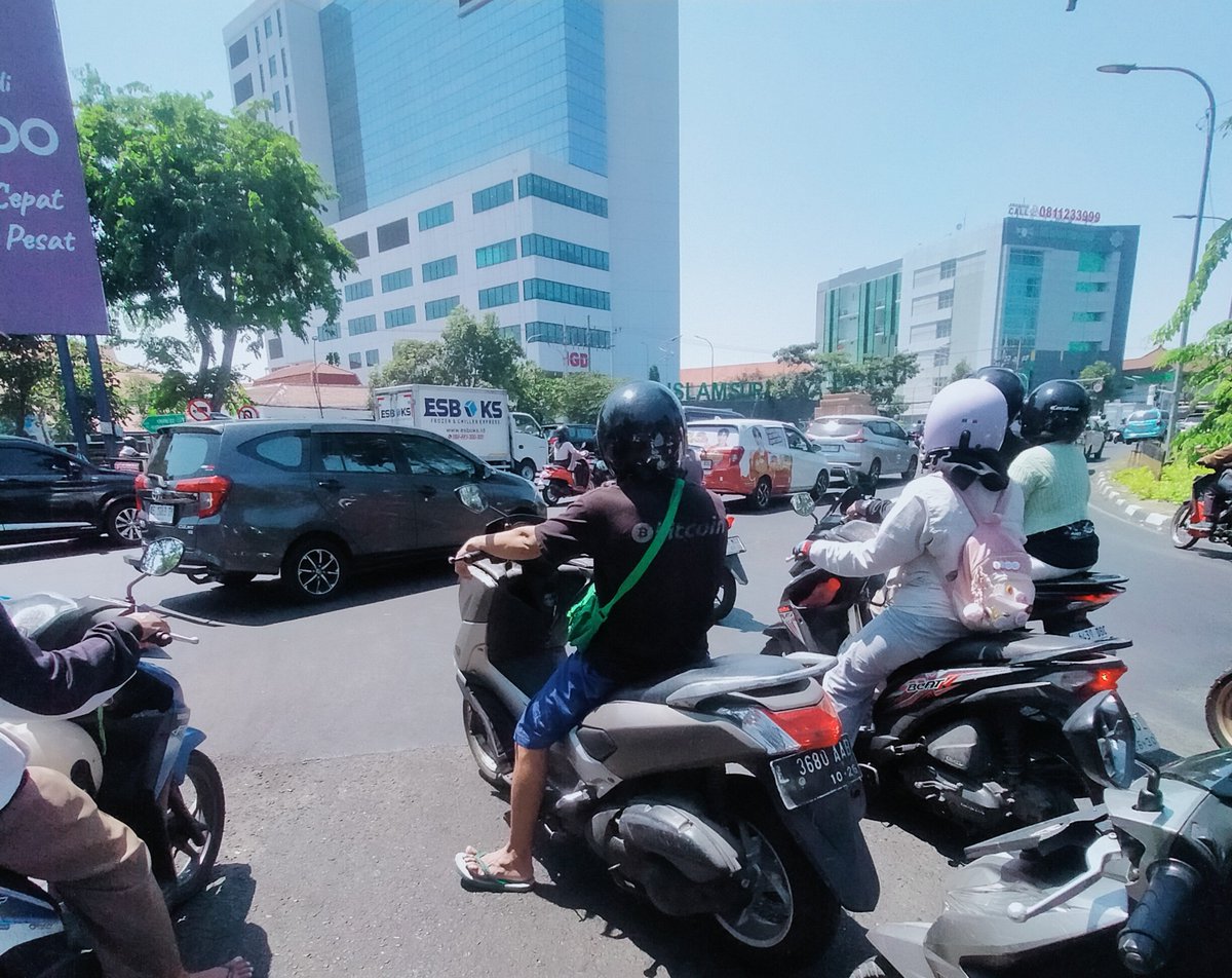 xiazwr's tweet photo. Surabaya panas cetar membahana https://t.co/3UqJvqrvwk