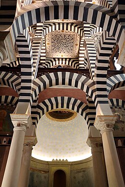 gomezdetejada's tweet photo. Capilla de Rocchetta Mattei, siglo XIX, un castillo en las colinas de Bolonia, Italia.  

Construida para el conde Cesare Mattei, la capilla se inspiró en la Gran Mezquita-Catedral de Córdoba, combinando motivos arquitectónicos islámicos con influencias italianas medievales. https://t.co/GNH0jQ8E3c