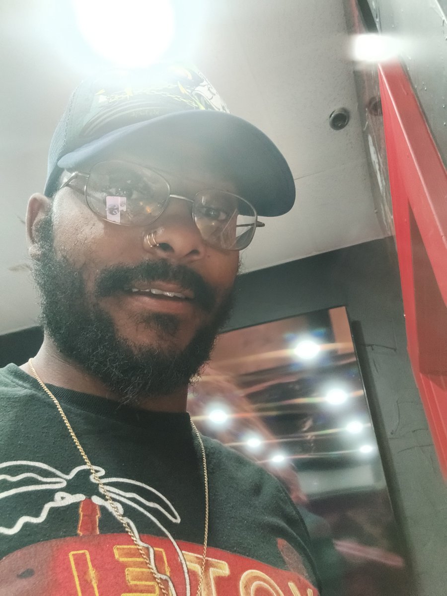 thtguyt's tweet photo. #Day643 ! Apecoin🦍
A Supporting $APE 🐸🐐 A
Selfie until ApeCoin hits a all-time high
🤞🏾🫡 #yuga @apecoin @ApeChainHUB Blessings 🐒ApE https://t.co/9KmNndX3ke
