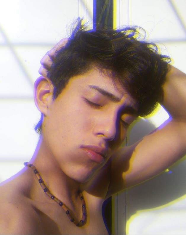 httpsuavi's tweet photo. estaba viendo unas foticos viejas pa un post y wow yo si era bonito no se por que pensaba lo contrario (si sé) https://t.co/z3g46FGoN5