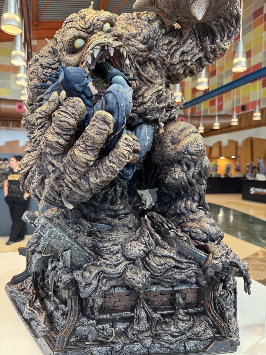 Prime1Studio's tweet photo. 🔥SDCC Málaga開催中🔥

プライム１スタジオブースに、
『DOOM』の生みの親である
John Romero氏がご来場くださいました！
貴重なお時間をありがとうございました✨

引き続きSDCC Málagaにて展示中です！

#DOOM #DOOMSlayer #Prime1Studio #SDCCMalaga https://t.co/HCi7rvXcQn
