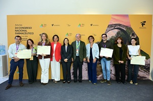 aulafarmacia's tweet photo. Consejo General de Colegios #Farmacéuticos entrega los primeros #Premios ‘Voces de la Farmacia’ 💊🏆
El acto tuvo lugar en Oviedo durante la celebración del 24 #Congreso Nacional Farmacéutico 📍
@Farmaceuticos_
⬇️
https://t.co/I6i2ehvnbh https://t.co/xyMTzqtvpB